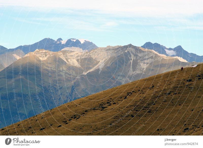 Hanglage Ferien & Urlaub & Reisen Ferne Freiheit Berge u. Gebirge 1 Mensch Natur Landschaft Sonnenaufgang Sonnenuntergang Sonnenlicht Herbst Schnee Felsen Alpen