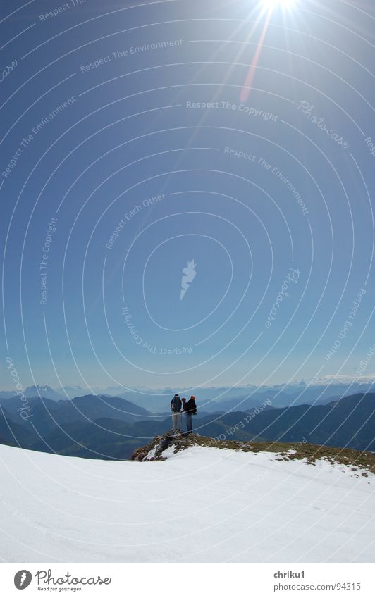 traumtag Brandenberger Alpen Bergkette Aussicht Mann Bergsteigen wandern Rucksack Freizeit & Hobby Sonnenstrahlen Gipfel Ecke Freundschaft Pause Ausdauer Sport