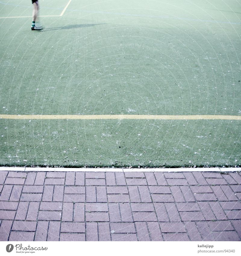 tip kick Kick Fußballplatz Flutlicht Kunstrasen Sportplatz Spielfeld Spielfeldbegrenzung Weltmeisterschaft Spielzug Spielen Verlierer Erfolg Trikot kürzen