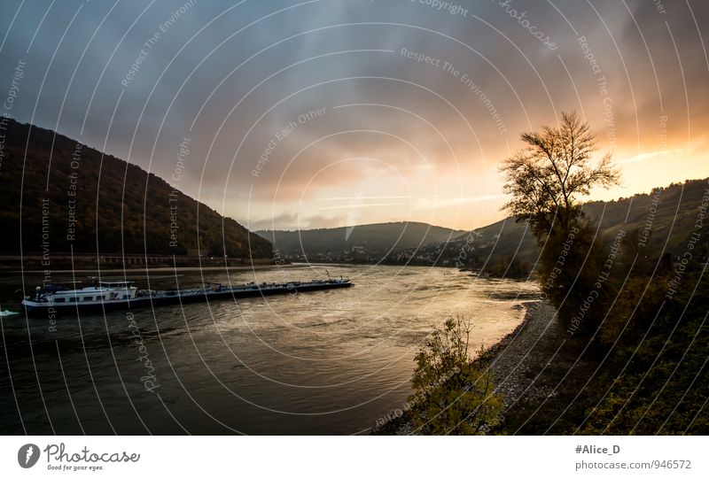 Das Mittelrheintal bei Oberwesel Ferien & Urlaub & Reisen Tourismus Ausflug Kultur Natur Landschaft Wasser Himmel Wolken Gewitterwolken Sonnenaufgang