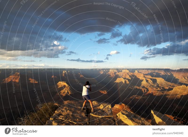 mucho mambo grande Mensch feminin Körper 1 30-45 Jahre Erwachsene Umwelt Natur Landschaft Urelemente Erde Sand Luft Himmel Wolken Gewitterwolken Sonne Schlucht