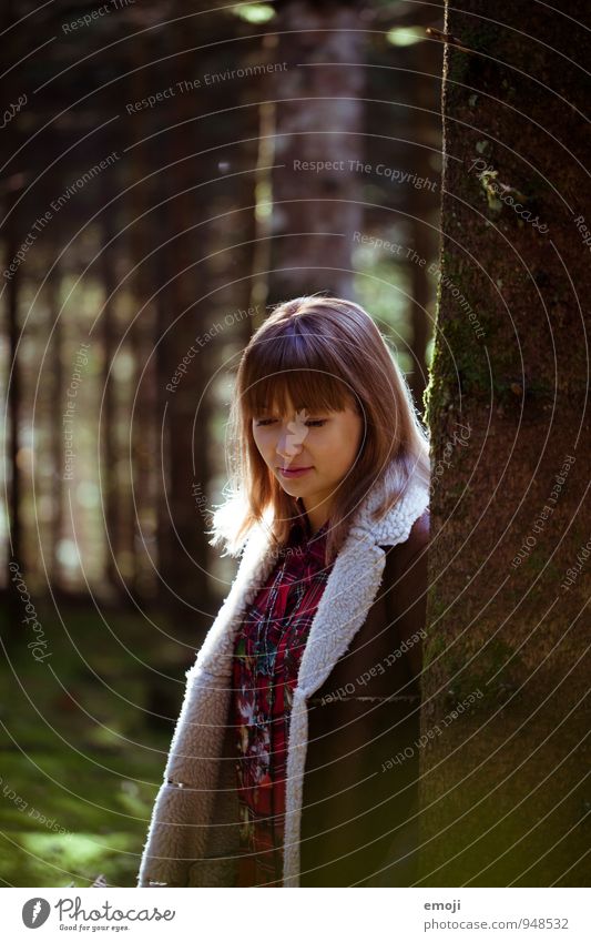 Herbstlich(t) feminin Junge Frau Jugendliche 1 Mensch 18-30 Jahre Erwachsene Umwelt Natur Landschaft Schönes Wetter schön Wärme Farbfoto Außenaufnahme Tag