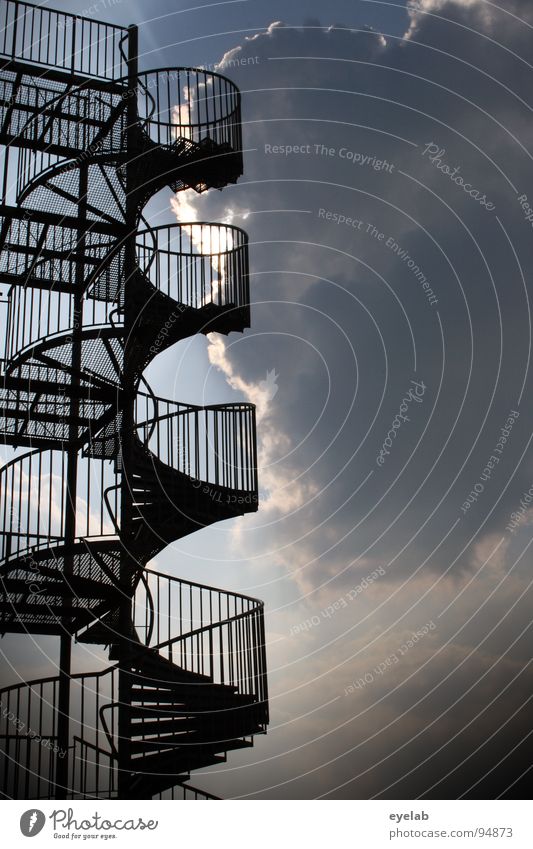 Stärweh to Häven Wendeltreppe Wolken Licht Sommer Tag Stahl Notausgang Feuerleiter Sicherheit Blick nach unten himmlisch bedrohlich Schwindelgefühl Aussicht