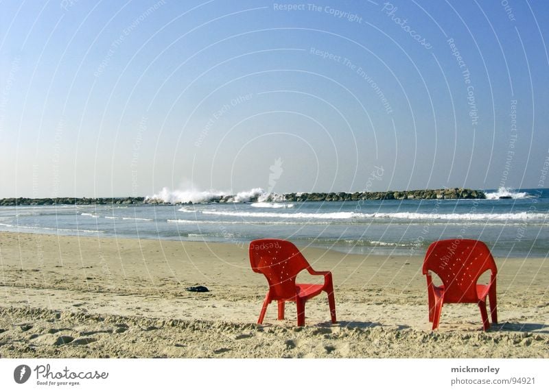 chillout at the sea Meer Ferien & Urlaub & Reisen Erholung Wellen Strand Flugzeug rot Sessel Rauschen Sommer cluburlaub pauschale big wave Sand Statue