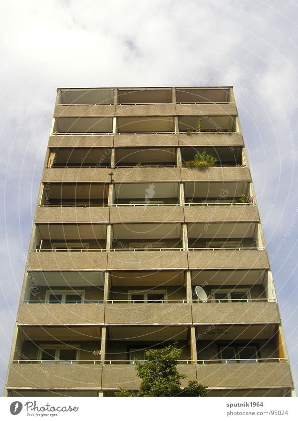 hinterm alexanderplatz Hochhaus Plattenbau vertikal Osten Alexanderplatz Architektur Berlin DDR trist