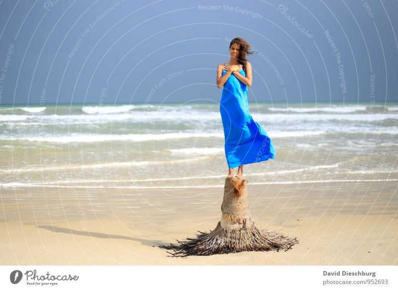 Ruhe im Wind Wellness harmonisch Erholung ruhig Meditation feminin Junge Frau Jugendliche Körper 1 Mensch Natur Wasser Himmel Horizont Sommer Schönes Wetter