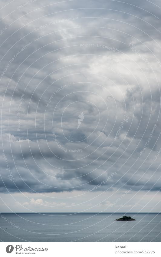 Wolkenberg Landschaft Wasser Himmel Gewitterwolken Unwetter Meer Insel Rovinj Istrien Kroatien außergewöhnlich bedrohlich dunkel gigantisch klein blau grau