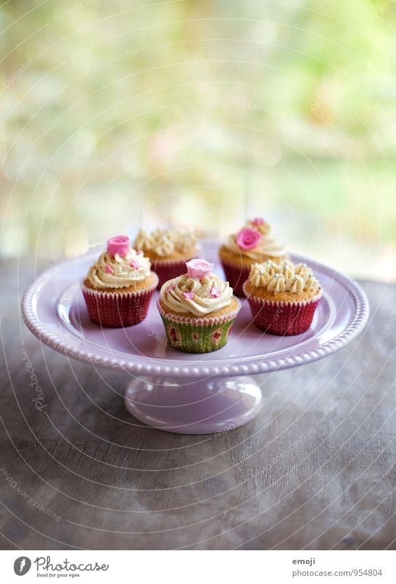 cupcakes Teigwaren Backwaren Kuchen Dessert Süßwaren Ernährung Kaffeetrinken Slowfood Fingerfood lecker süß rosa Cupcake Farbfoto Innenaufnahme Menschenleer