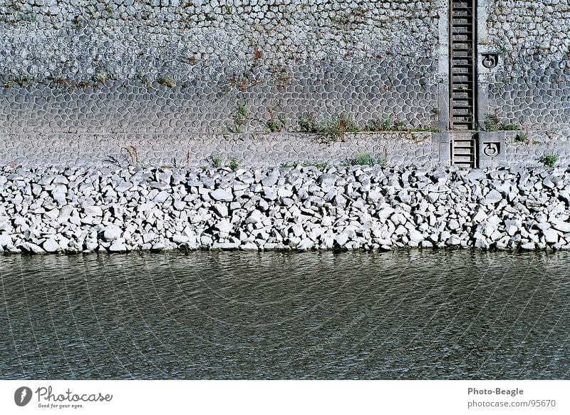 Niedrigwasser I Hafen Sommer Wand Anlegestelle Mauer Mole Steinmauer Wasserfahrzeug Dock Portwein Industrie Schifffahrt Leiter harbor harbour water dockside