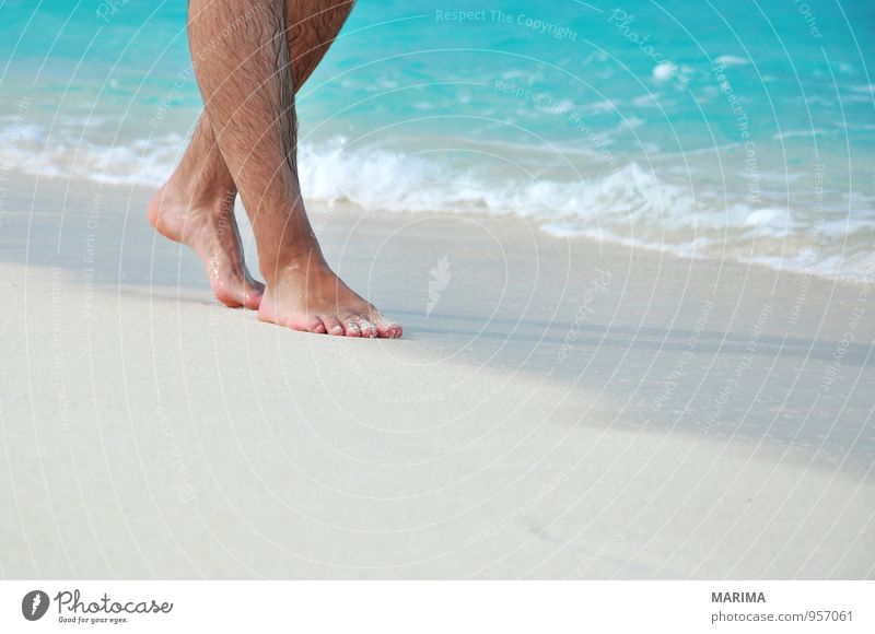 man takes a beach walk exotisch Erholung ruhig Ferien & Urlaub & Reisen Strand Meer Mensch Natur Sand Wasser Fußspur gehen blau türkis weiß Asien Barfuß