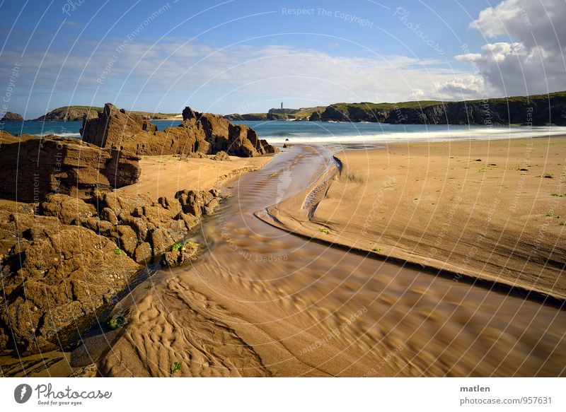 panta rhei Natur Landschaft Sand Wasser Himmel Wolken Sommer Wetter Schönes Wetter Felsen Wellen Küste Strand Bucht blau braun weiß fließen Flußmündung Farbfoto