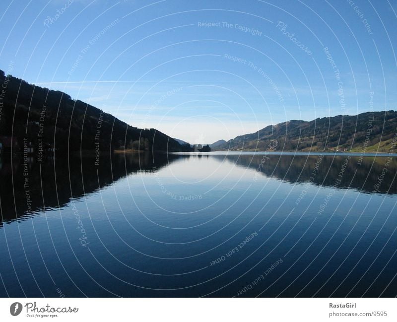 der See Wasser blau Berge u. Gebirge