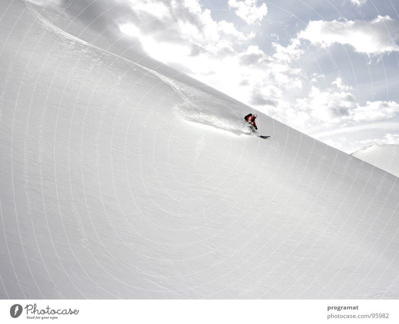 Powder pur Winter Skifahrer Skifahren Wintersport Tiefschnee Hohen Tauern NP Kitzsteinhorn weiß kalt weich Österreich Außenaufnahme Querformat Berge u. Gebirge