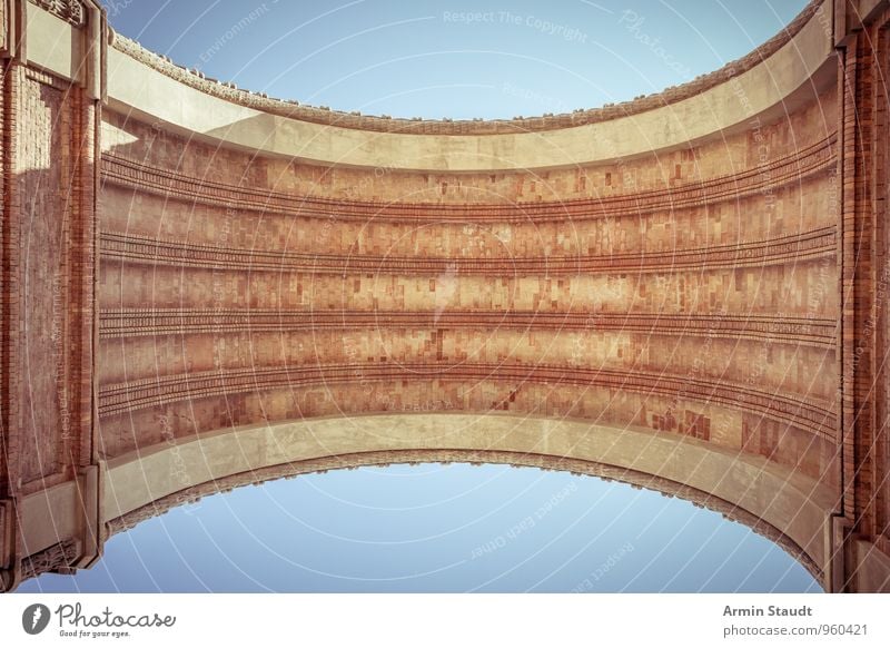 Arc de Triomf - Barcelona Sommerurlaub Architektur Wolkenloser Himmel Schönes Wetter Stadt Stadtzentrum Altstadt Menschenleer Bauwerk Sehenswürdigkeit