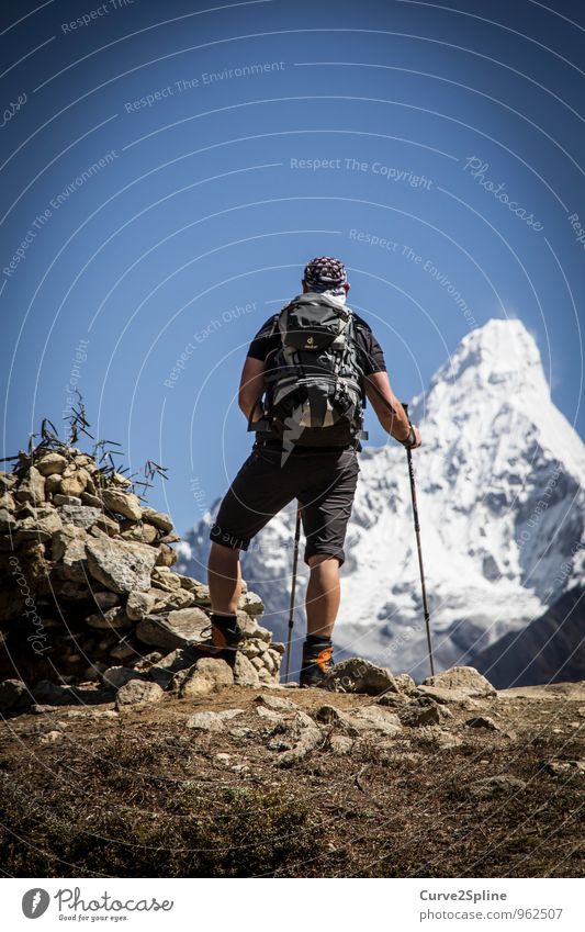 Ama Dablam Natur Landschaft Urelemente Himmel Wolkenloser Himmel Schönes Wetter Schnee Hügel Felsen Berge u. Gebirge Gipfel Schneebedeckte Gipfel Gletscher