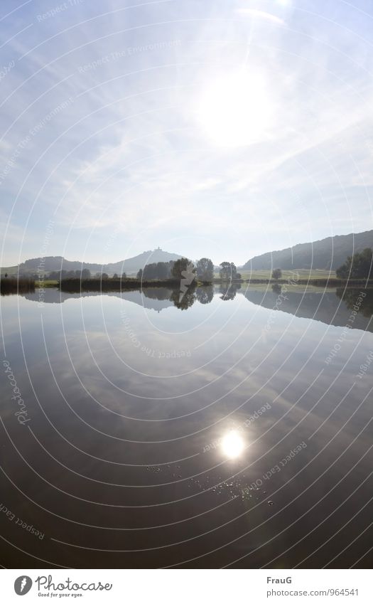 Zwei Sonnen Umwelt Natur Landschaft Wasser Himmel Herbst Schönes Wetter Baum See Burg oder Schloss glänzend leuchten schön Stimmung Reflexion & Spiegelung