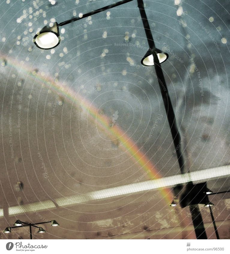 S-Bahn Wetterpanorama Wolken Regenbogen Laterne Eisenbahn Reflexion & Spiegelung Himmel Verkehr Schatz Wagon Fensterscheibe Bahnhof Wassertropfen Weiterfahrt