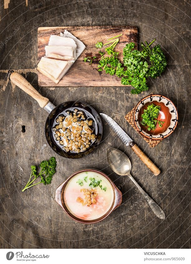 Kartoffelsuppe mit Grieben und Petersilie Lebensmittel Fleisch Gemüse Suppe Eintopf Kräuter & Gewürze Ernährung Mittagessen Abendessen Festessen Bioprodukte