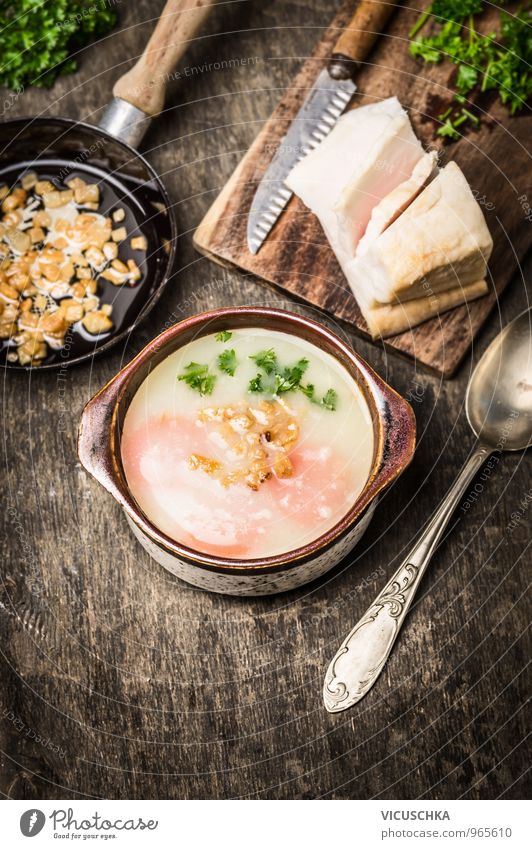 Kartoffelsuppe mit Speck Grieben Lebensmittel Fleisch Gemüse Suppe Eintopf Kräuter & Gewürze Ernährung Mittagessen Abendessen Festessen Bioprodukte Geschirr