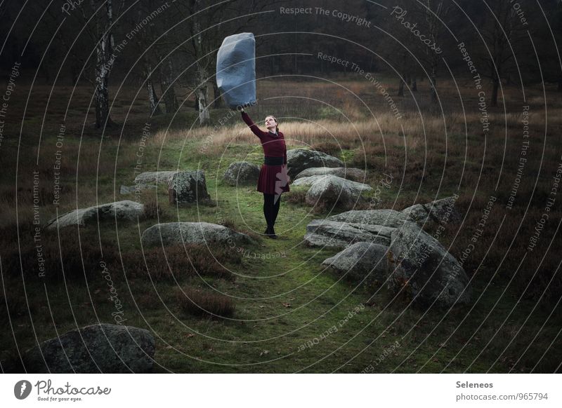 wenns weiter nichts ist Ausflug Abenteuer Freiheit Fitness Sport-Training Mensch feminin Frau Erwachsene 1 Umwelt Natur Landschaft Gras Sträucher Moos Felsen