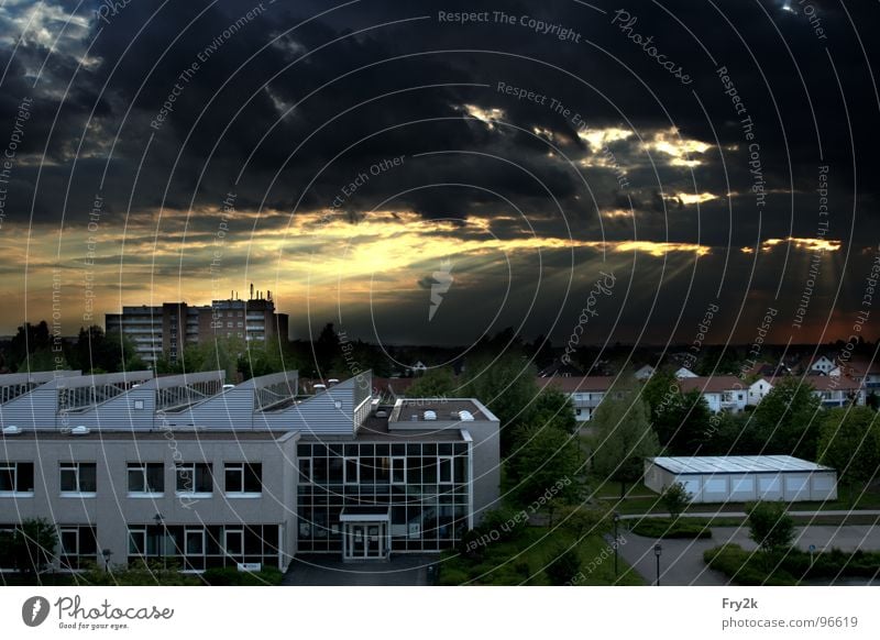 Wolkengedönse Nacht Dämmerung untergehen Lemgo rot Sonnenstrahlen HDR Himmel Abend taifun Erde Abenddämmerung blau Beleuchtung dri