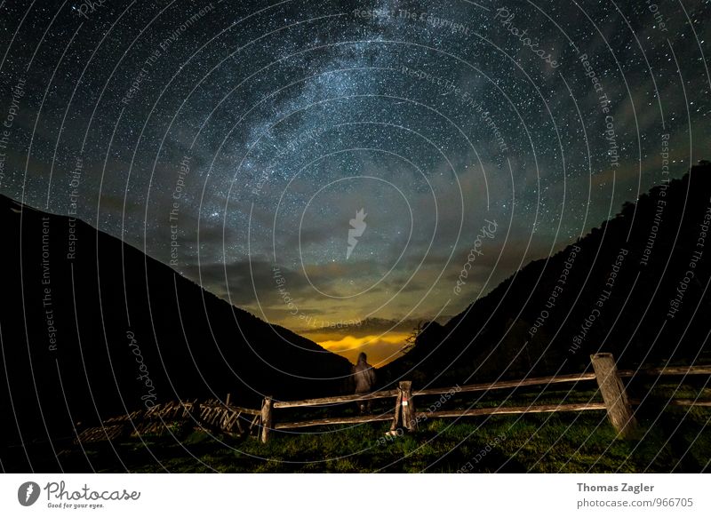 Watching The Stars Wohlgefühl Zufriedenheit Erholung ruhig Meditation Ferne Freiheit Sommer Berge u. Gebirge Wissenschaften Mensch 1 Umwelt Natur Landschaft