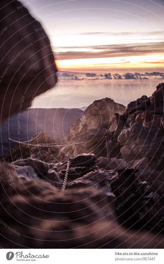 oben auf dem vulkan Umwelt Natur Landschaft Ferne Teneriffa Vulkan wandern Bergsteigen Wege & Pfade Meer Aussicht Felsen Farbfoto