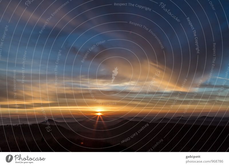 Südpfalz | letzte Sonnenstrahlen Natur Landschaft Himmel Wolken Nachthimmel Horizont Sonnenaufgang Sonnenuntergang Herbst Wetter Schönes Wetter Wald Hügel