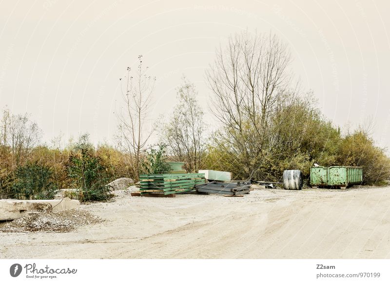 Industrieromantik Natur Landschaft Himmel Herbst Baum Sträucher einfach trashig trist grün türkis Romantik ruhig Einsamkeit Idylle nachhaltig Ordnung