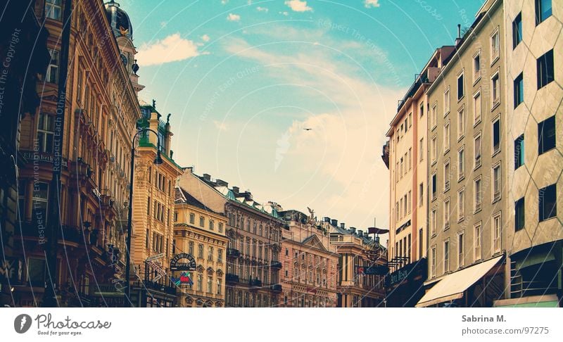 Romantic Nostalgia Stadt Wien Haus Romantik Wolken Nostalgie historisch Verkehrswege Europa Himmel Straße alt Altstadt Vienna Gründerzeit