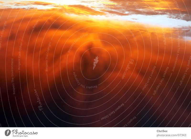 morgens um 5.03 Sonnenaufgang Morgen Wolken gelb grau schwarz Sommer Donnern Horizont gefährlich Nebel Nordwalde Angst Panik Himmel Gewitter orange bedrohlich