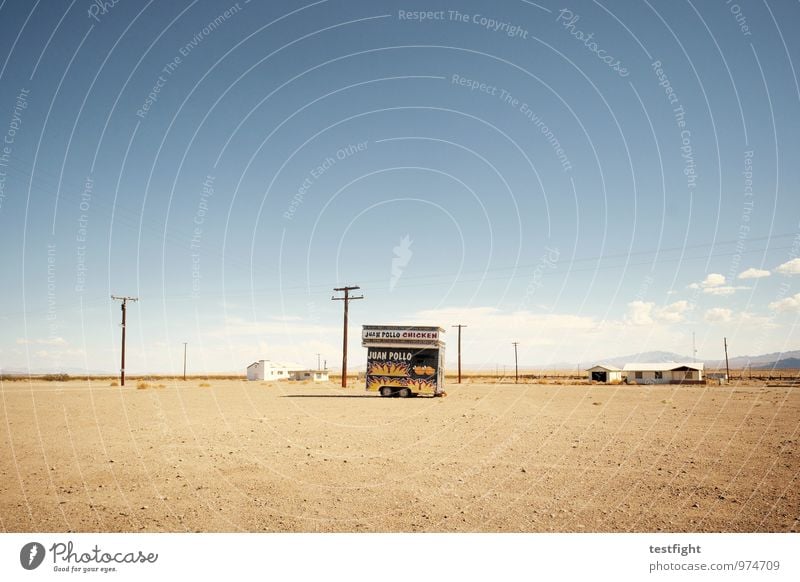 geschlossen Umwelt Natur Landschaft Sonne Sommer Schönes Wetter Wüste Verkehrswege kaputt Wärme Anhänger Ferne ausdruckslos Route 66 Stars and Stripes