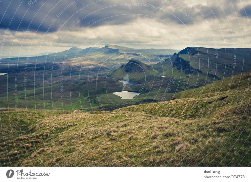 Aussicht über die Hügel von Quiraing auf der Isle of Skye Panorama (Aussicht) Kontrast Schatten Licht Tag Menschenleer Schottland Farbfoto Außenaufnahme