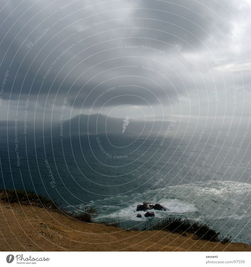 Cabo da Roca Ferne Freiheit Strand Meer Natur Erde Wasser Himmel Wolken schlechtes Wetter Unwetter Wind Sturm Gewitter Felsen Küste bedrohlich frei nass grau