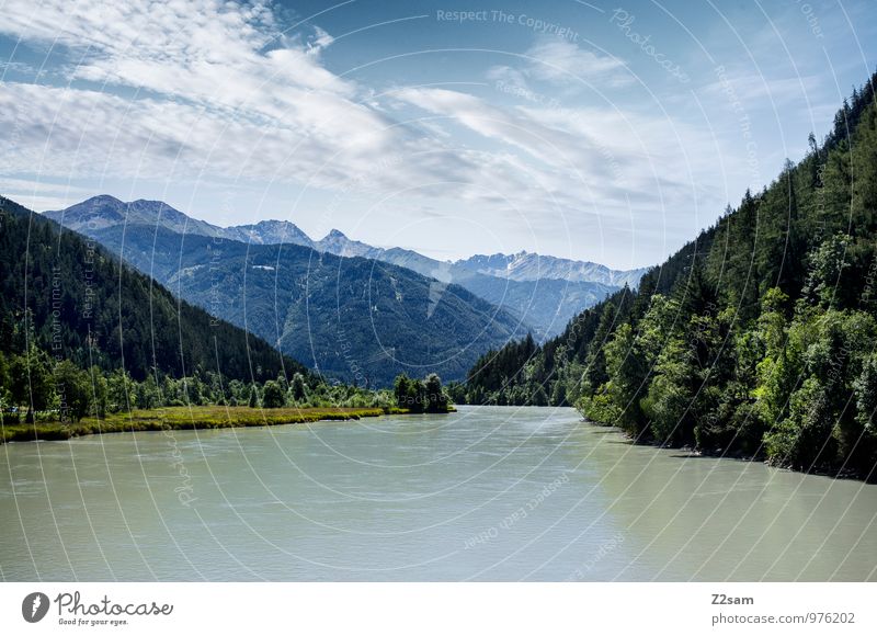 Auf dem Weg zum Gardasee Umwelt Natur Landschaft Himmel Wolken Sommer Schönes Wetter Sträucher Alpen Berge u. Gebirge Seeufer Erholung gigantisch nachhaltig