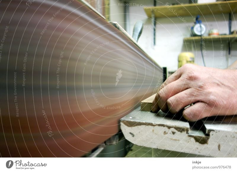 Handwerk Freizeit & Hobby Basteln Modellbau Arbeit & Erwerbstätigkeit Beruf Handwerker Tischler Werkstatt Schreinerei Baustelle Erwachsene 1 Mensch Holz