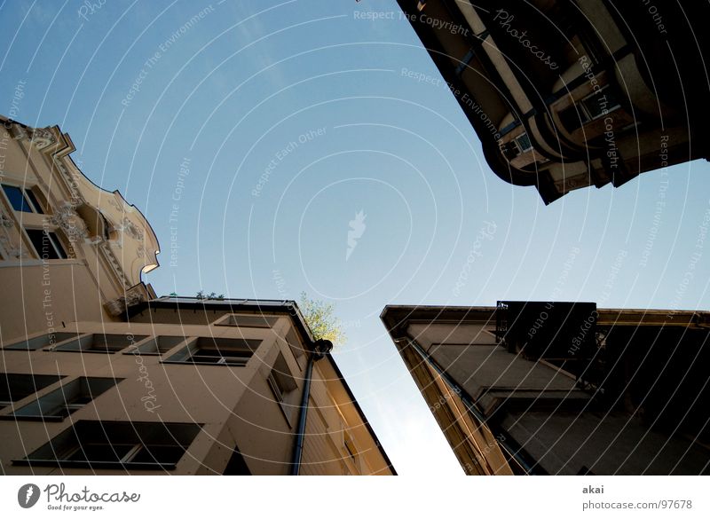 Freiburger Perspektiven 5 Stadt Fischerau himmelblau Haus Gebäude Himmel Häusliches Leben Altstadt Freiburg im Breisgau Baustelle