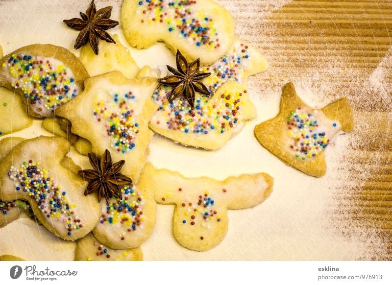 Plätzchen eben Lebensmittel Teigwaren Backwaren Süßwaren Ernährung Kaffeetrinken Feste & Feiern Weihnachten & Advent Holz Duft lecker braun mehrfarbig gelb weiß