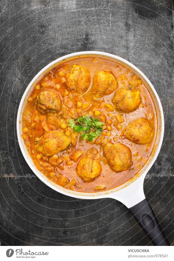 Hähnchenschenkel mit Kichererbsen und Curry Sauce Lebensmittel Fleisch Gemüse Kräuter & Gewürze Öl Ernährung Mittagessen Abendessen Festessen Bioprodukte Diät