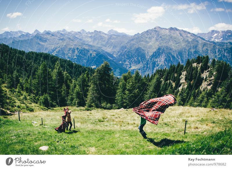 ° Freude Spielen Tourismus Abenteuer Ferne Sommer Sommerurlaub Berge u. Gebirge wandern Mensch Junge Familie & Verwandtschaft Freundschaft Kindheit Leben 2