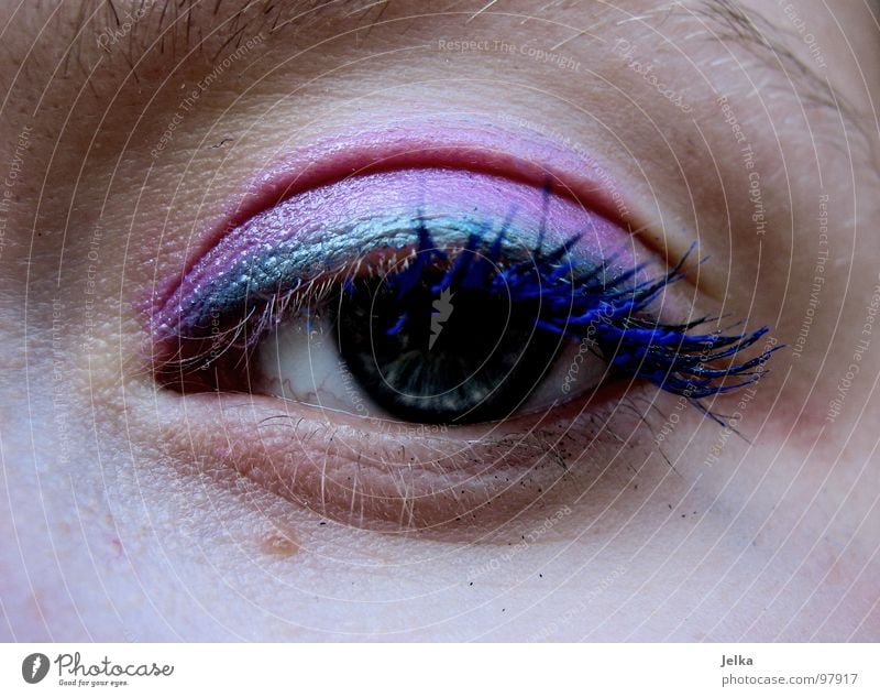 die wilden 80er Gesicht Schminke Wimperntusche Mensch Frau Erwachsene Auge blau grün violett rosa geschminkt Lidschatten magenta face faces eye eyes lash lashes