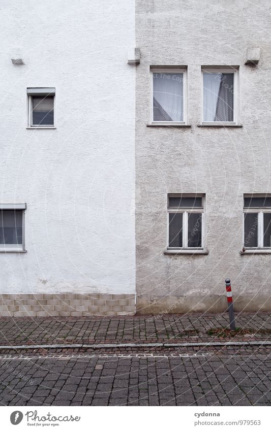 Neue Projekte gibt's immer Lifestyle Häusliches Leben Renovieren Baustelle Haus Mauer Wand Fassade Fenster ästhetisch Beratung Einsamkeit