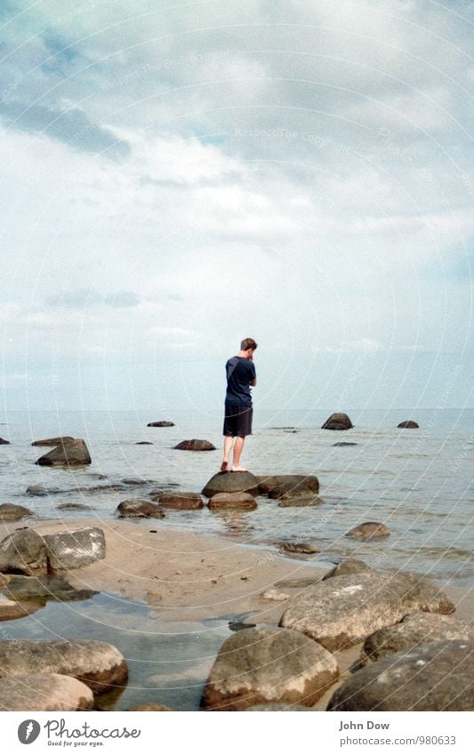 philosopher's stone Meer Insel Himmel Wolken Horizont Sommer Felsen Küste Strand Vorsicht ruhig Sehnsucht Heimweh Fernweh geheimnisvoll Hoffnung Idee