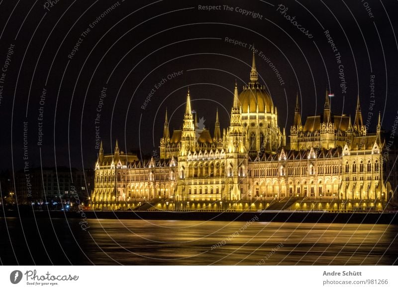 Budapest Stadt alt Hungarian Parliament Building Országház Parlament Farbfoto