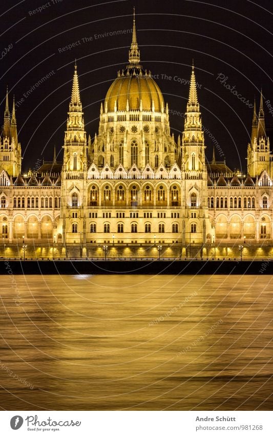 Budapest Stadt alt Parlamentsgebäude Országház Hungarian Parliament Building Farbfoto