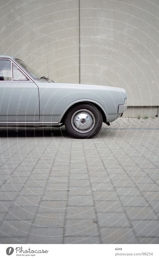 oldi Oldtimer Beton fahren Verkehr Freizeit & Hobby Farbe car grey traffic drive driving concret historic PKW Straße Güterverkehr & Logistik bewegnung stehen