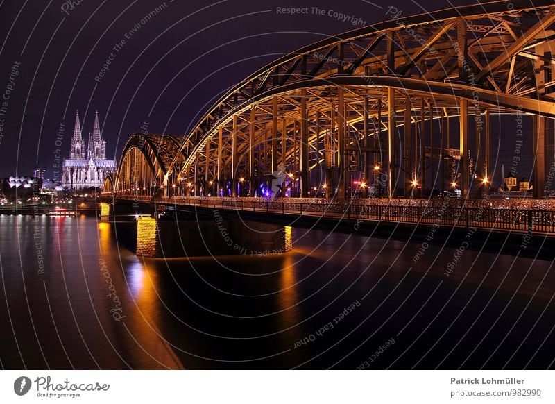 Hohenzollernbrücke Köln Architektur Umwelt Wasser Deutschland Europa Stadt Stadtzentrum Kirche Dom Brücke Bauwerk Sehenswürdigkeit Wahrzeichen Denkmal