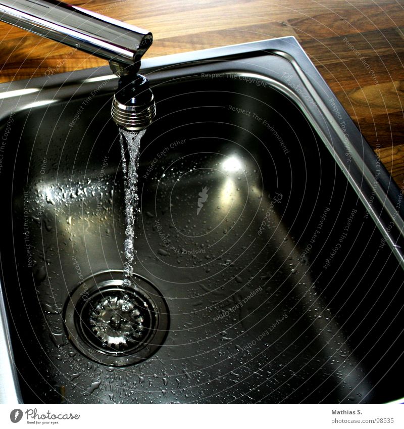 Lavabo III Waschbecken Sauberkeit nass Parkett Holz Blech Wasserhahn Abfluss fließen Aluminium Waschtisch rein Physik Erfrischung Tick Holzmehl Küche Becken