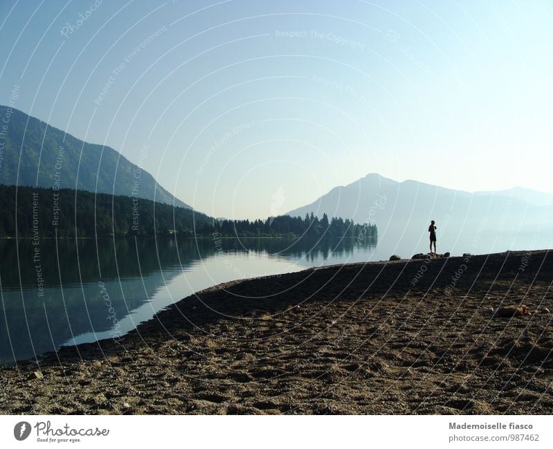 Morgendämmerung am Seeufer in den Bergen Berge u. Gebirge Ausflug Freiheit Sommer wandern 1 Mensch Landschaft Natur Sand Wasser Schönes Wetter Wald Erholung