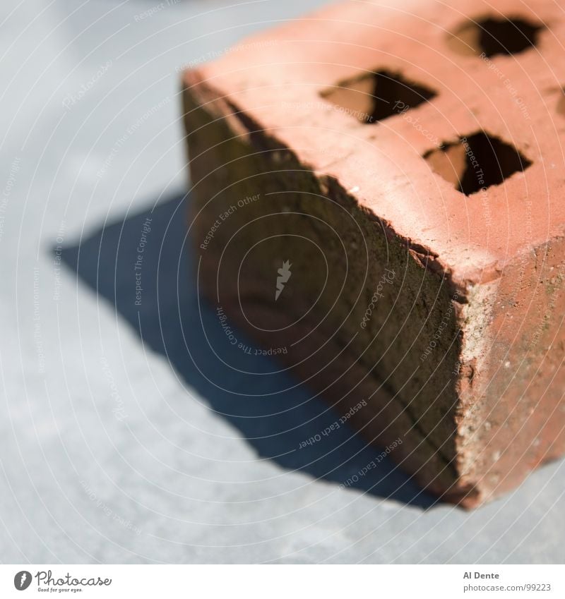 Brick in the sun Tiefenschärfe Physik Nahaufnahme Sommer Makroaufnahme Kraft brick Detailaufnahme shadow grey gray brown dof light hot abstract focus Wärme